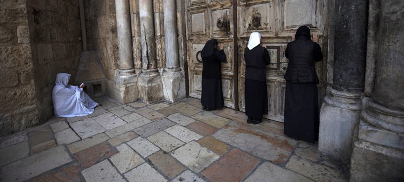 Kıyamet Kilisesi, 2 ay sonra ibadete açıldı