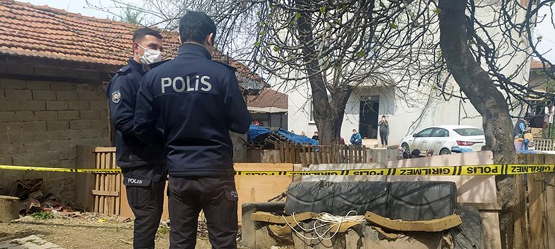 Bursalı genç koyunlarını kırparken canından oldu