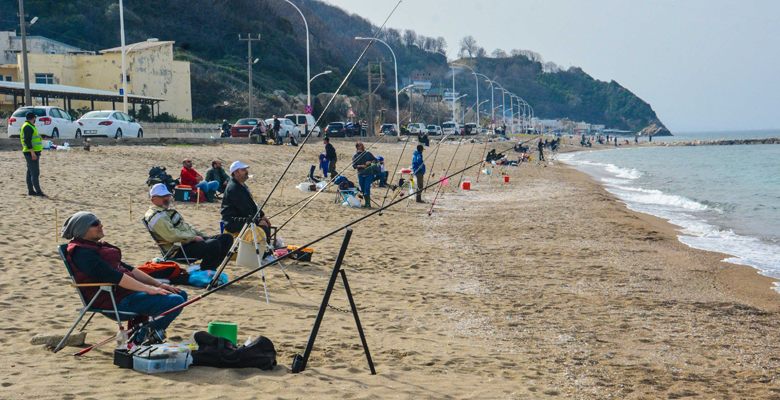 Yüzlerce sportif olta balıkçısı turnuvada buluştu