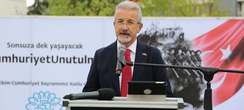 Erdem: Cumhuriyeti unutmayacağız, unutturmayacağız