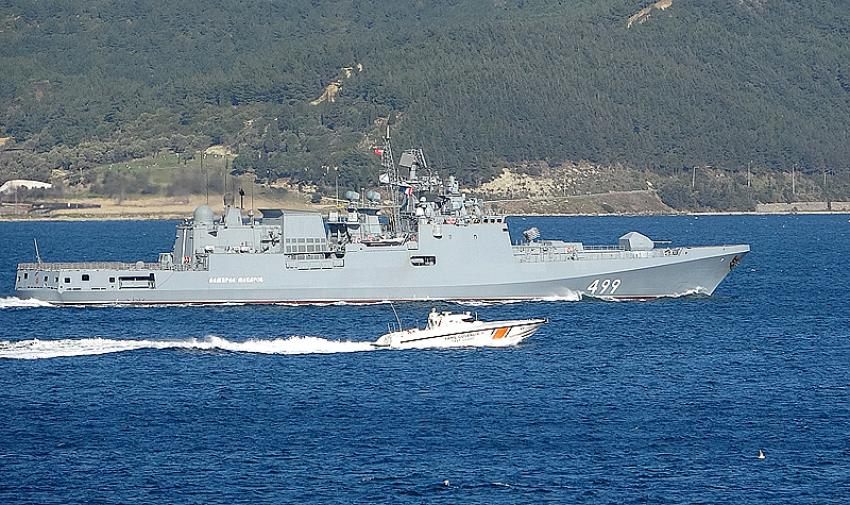 Rus savaş gemileri Çanakkale Boğazı