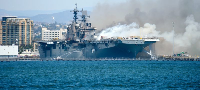 ABD’de savaş gemisindeki yangın söndürüldü