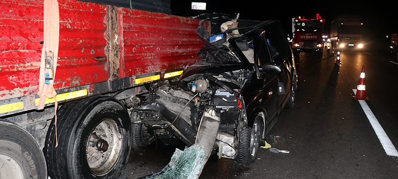 TEM’de feci kaza: 2 ölü, 3 yaralı