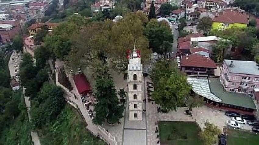 Tarihi Bursa Saat Kulesi plastik eklentilerinden kurtuluyor