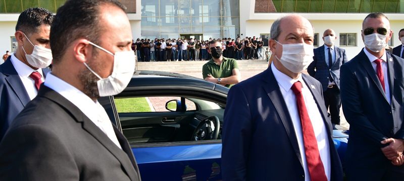 Cumhurbaşkanı Tatar KKTC’nin yerli otomobilini test etti