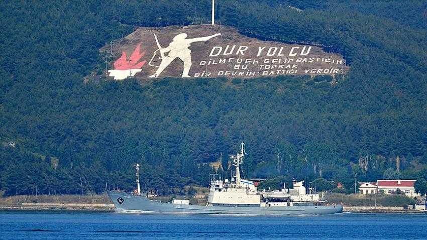 Rus askeri gemisi Çanakkale Boğazı