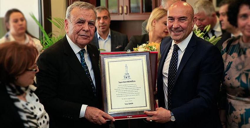 İzmir Büyükşehir Belediye Başkanı Soyer göreve başladı