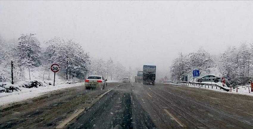 Bursa-Ankara kara yolunda karla mücadele
